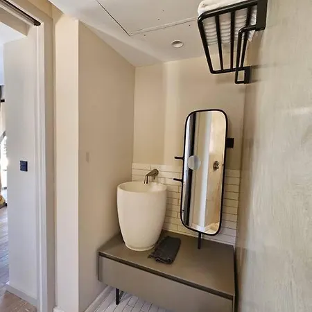 Prestige Au Bord De L'eau- Misincu