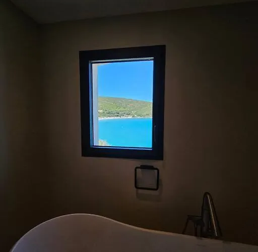 Prestige Au Bord De L'eau- Misincu