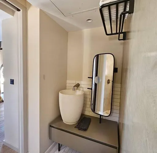 Prestige Au Bord De L'eau- Misincu